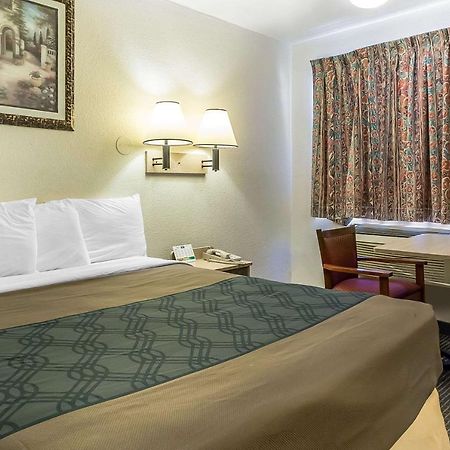 Rodeway Inn Nashville Buitenkant foto