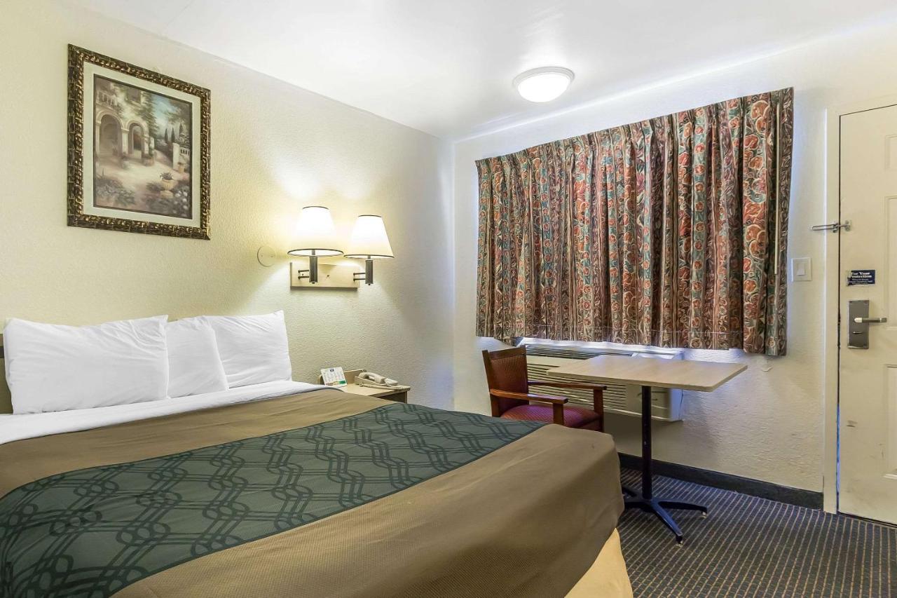 Rodeway Inn Nashville Buitenkant foto