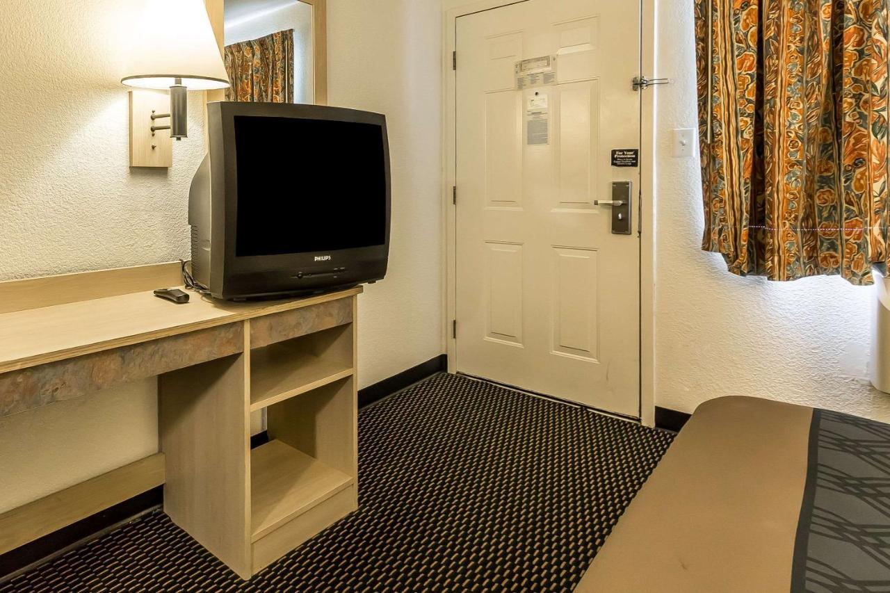 Rodeway Inn Nashville Buitenkant foto
