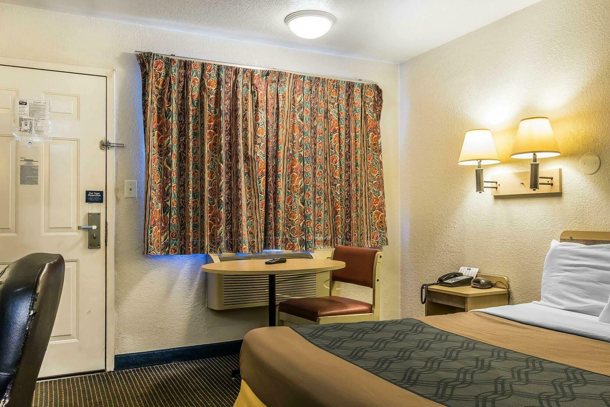 Rodeway Inn Nashville Buitenkant foto
