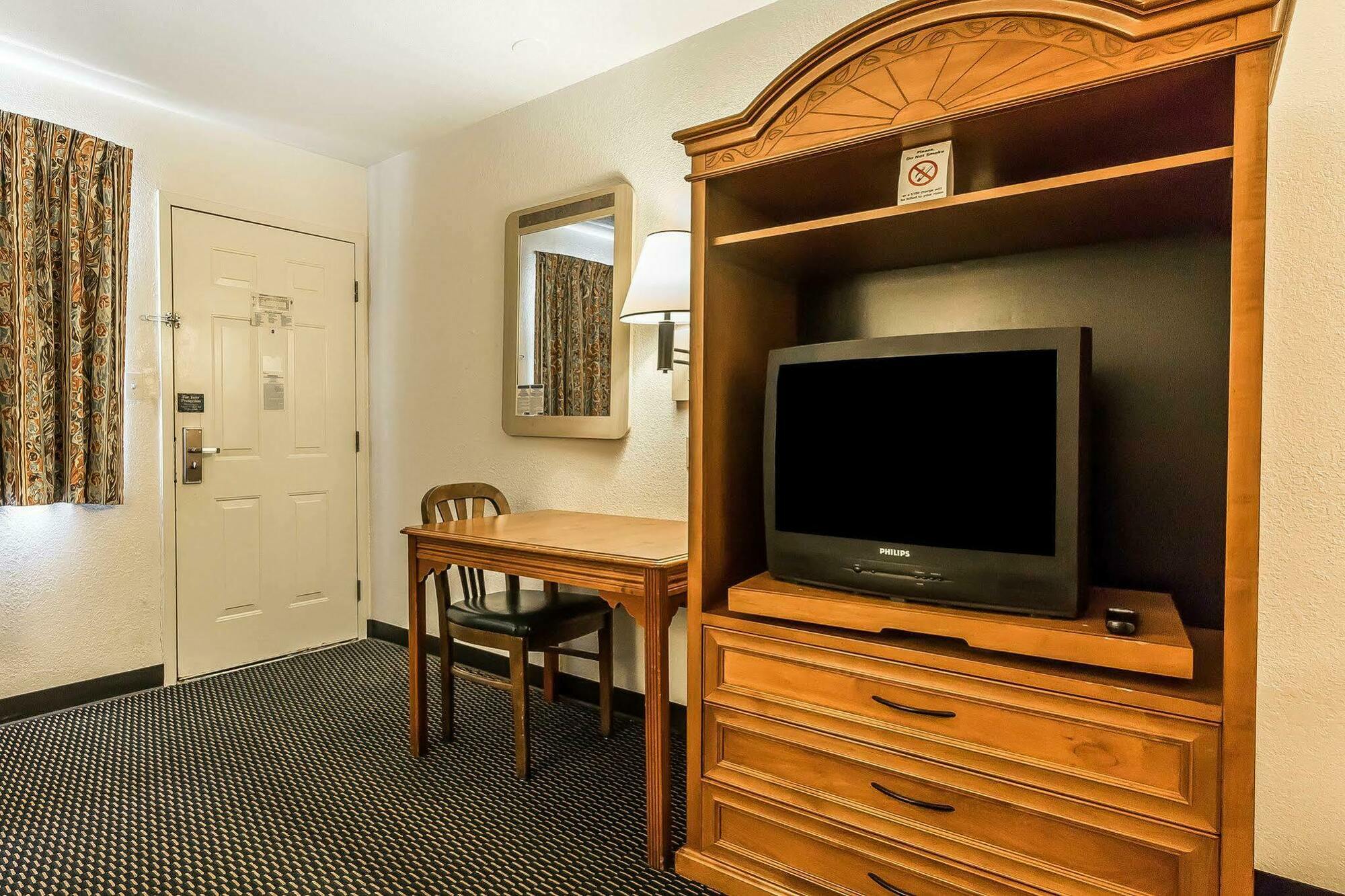 Rodeway Inn Nashville Buitenkant foto